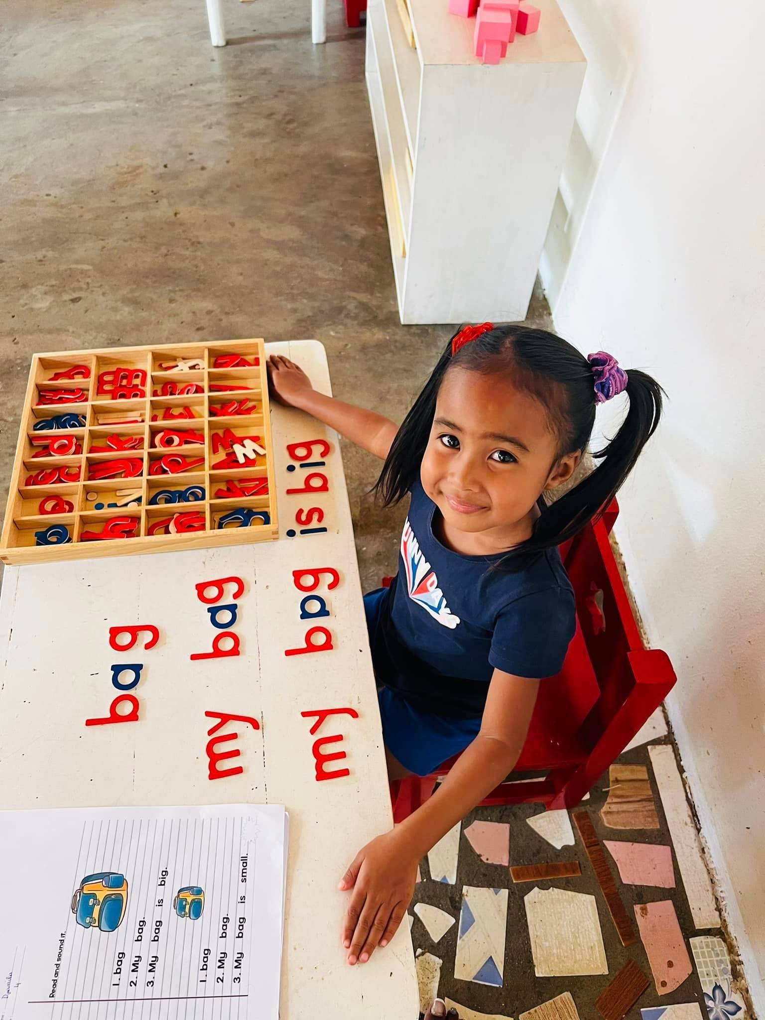 Les principes Montessori guidant chaque étape